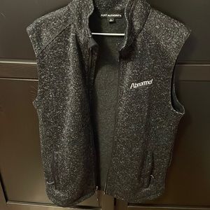 NEW Mens size small knitted grey/black vest w/zipper. Side & inside pockets.